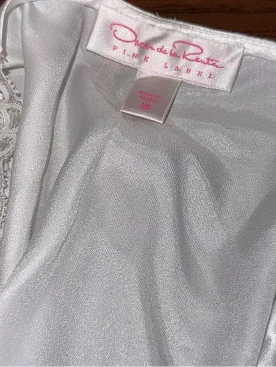 Oscar de la Renta Ivory Satin Lace-Trim Robe - Picture 2 of 6